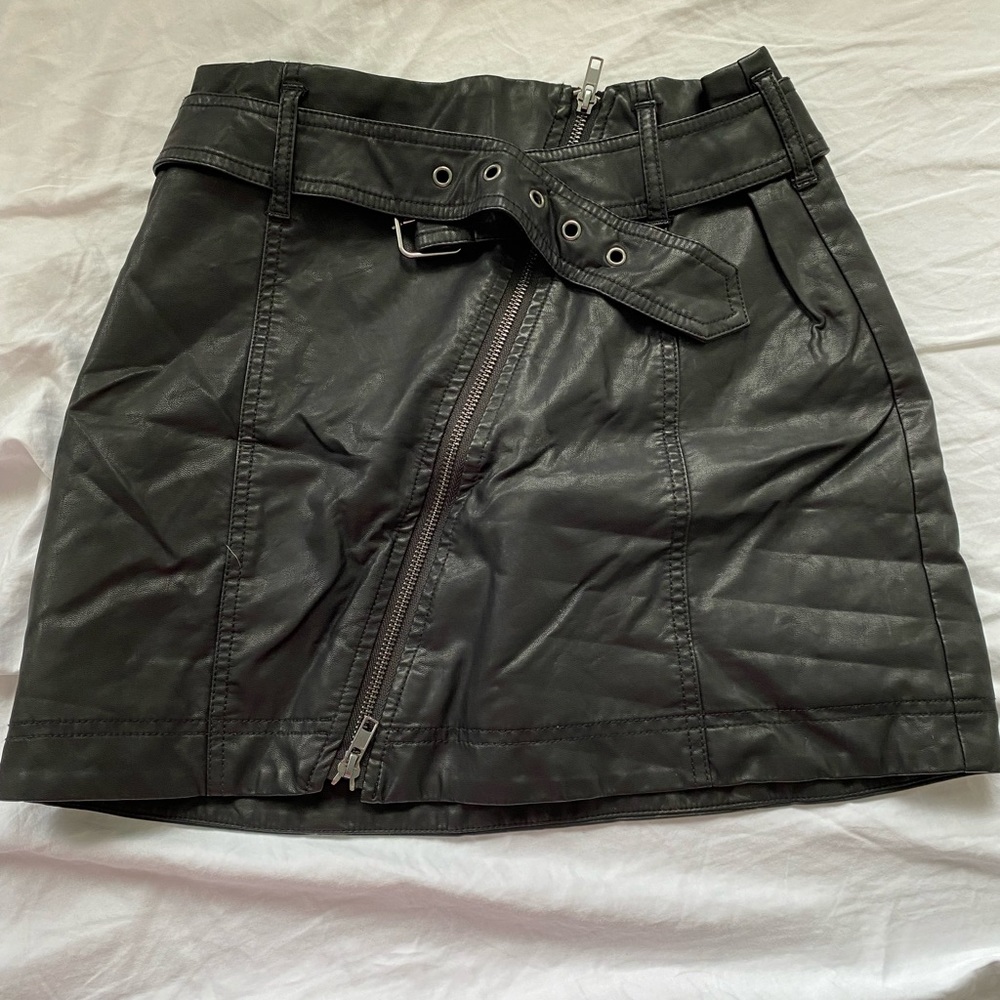 Free people leather skirt, never worn. Size 4